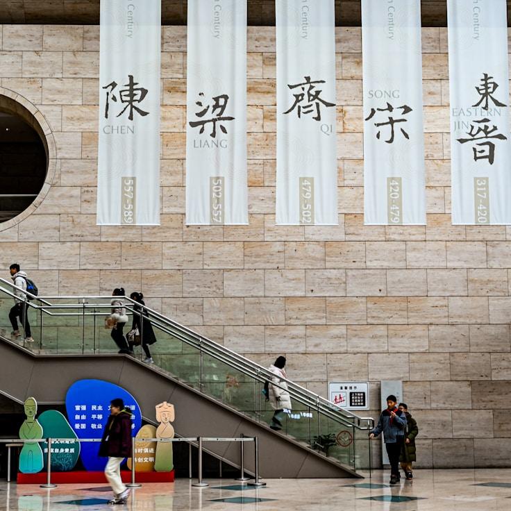 Dining out as an expat family in United Kingdom